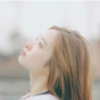 白发女生微信头像_一头白发也很个性