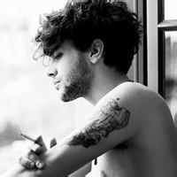 高冷黑白男生头像