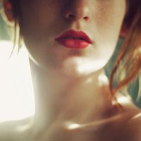 微信头像女生红唇高冷 红唇显高冷妩媚诱惑