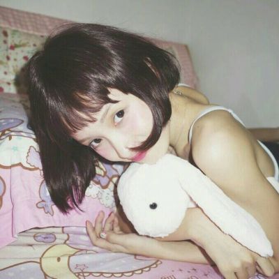 女生酷拽短发头像 短发女孩远离那烦恼和忧愁