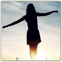 女生非主流头像背影_在岁月风尘里的女生背影