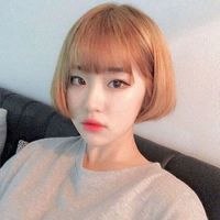 白发女生微信头像_一头白发也很个性