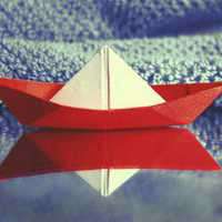 充满童趣表达思念的清美纸船图片