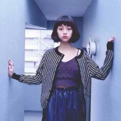 女生酷拽短发头像 短发女孩远离那烦恼和忧愁