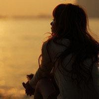 女生非主流头像背影_在岁月风尘里的女生背影