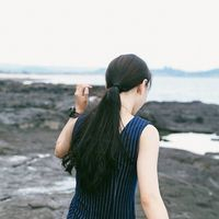 女生非主流头像背影_在岁月风尘里的女生背影