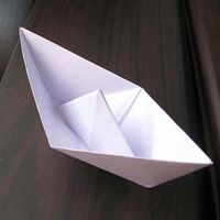 充满童趣表达思念的清美纸船图片