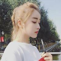 白发女生微信头像_一头白发也很个性