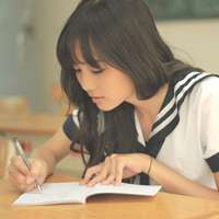 女生看书头像_唯美安静女生读书头像图片_喜欢这氛围书香