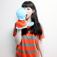 用手遮脸的漂亮女生头像