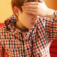 微信头像男生捂脸_帅气的捂脸男生图片头像