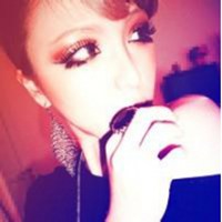 夜店美女妖娆霸气头像_夜店女王造型多变惹人爱
