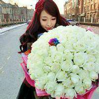 捧花女生微信头像_喜欢的花开了