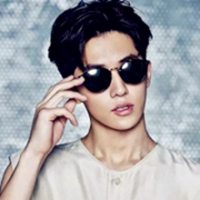 微信戴墨镜头像男 戴墨镜扮酷耍帅的霸气男生