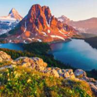 唯美宏伟大山风景头像图片