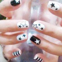 手背红指甲头像