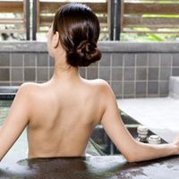 不穿衣服搞笑图片