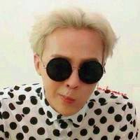 权志龙带字搞笑图片