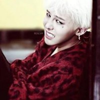 权志龙带字搞笑图片