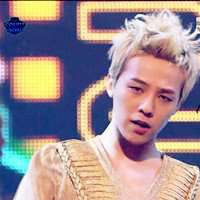 权志龙带字搞笑图片