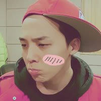 权志龙带字搞笑图片