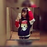 伤感画中画头像女生背影