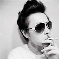 微信黑白文艺男头像