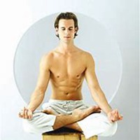 深呼吸闭眼男生图片