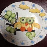 动漫女孩吃水果头像