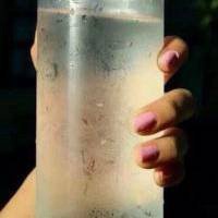 男生头像吃水果白边