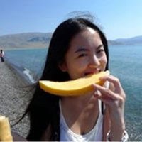 真人吃水果女头像