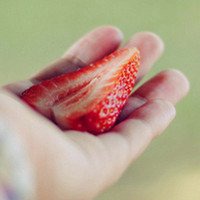 白底简单水果头像