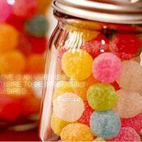 拿水果唯美女生头像