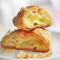 欧美女生拿着水果头像