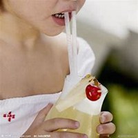 帅哥买水果侧面头像