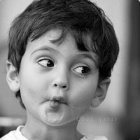 手绘黑白漫画正太头像