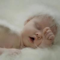 戴眼镜小正太头像