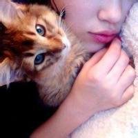 校服男生抱狗头像