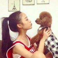 漫画女生抱狗狗头像