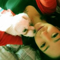 小女孩抱狗头像