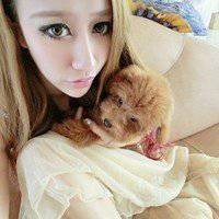 女神抱狗狗头像