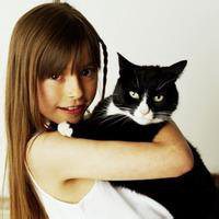 二次元女头抱猫头像