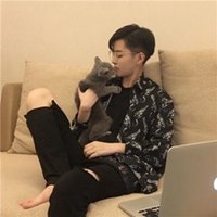 个性网女生抱猫头像