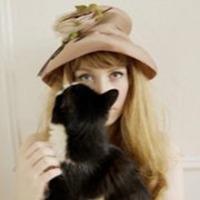 国外非主流抱猫头像