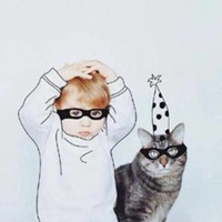 二次元女生抱猫头像