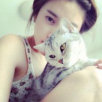 二次元抱猫头像个性网