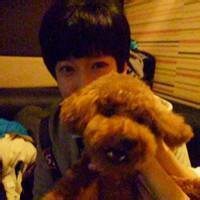 女生抱猫头像卡通图片