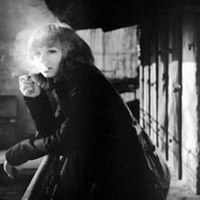 卡通少女抱猫头像唯美