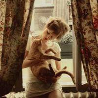 黑猫抱白猫头像