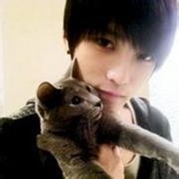 女生抱猫头像吧